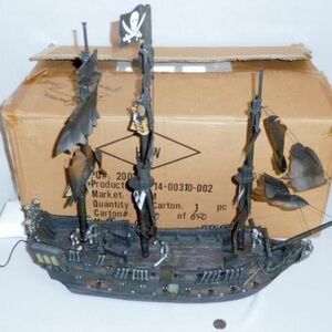 Hawthorne Village Pirates Of The Caribbean Black Pearl Ghost Ship/Cursed Pirates